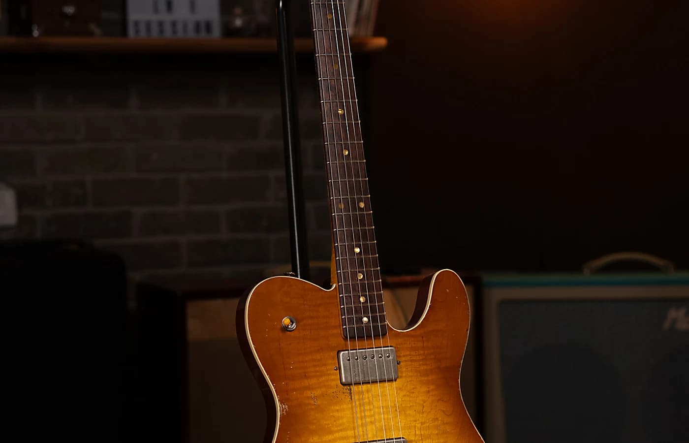 Macmull Showcase Guitar 1